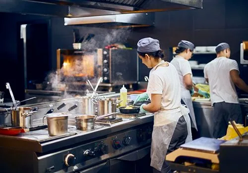 Puertas de cocinas y zonas restringidas