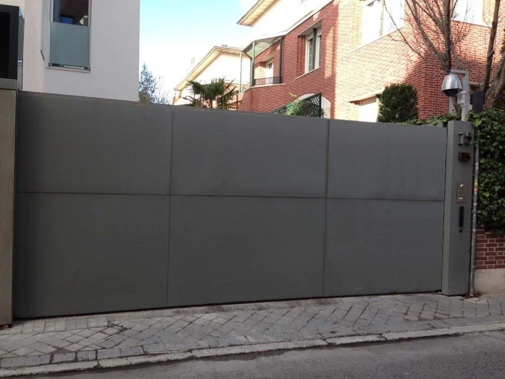 Puertas correderas o abatibles